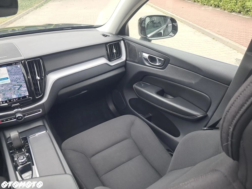Volvo XC 60 B4 D Geartronic Momentum Pro - 24