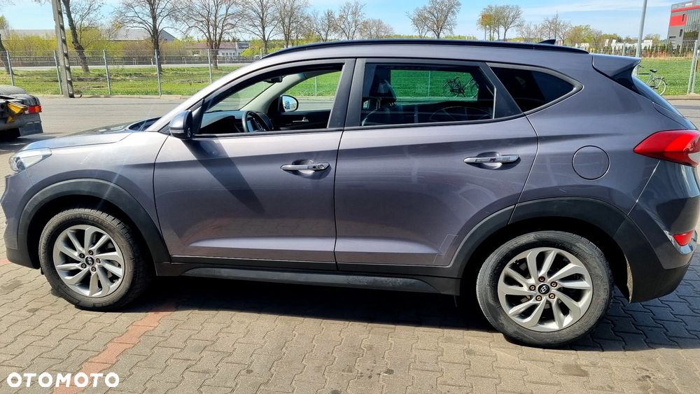 Hyundai Tucson blue 1.7 CRDi 2WD Intro Edition - 9
