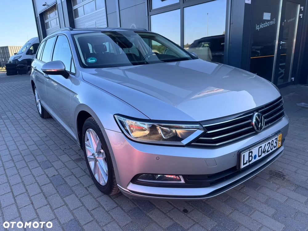 Volkswagen Passat 2.0 TDI (BlueMotion Technology) DSG Comfortline - 14