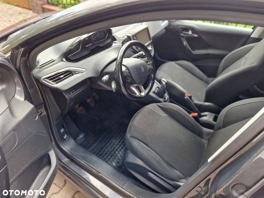 Peugeot 208 1.2 PureTech Style - 10