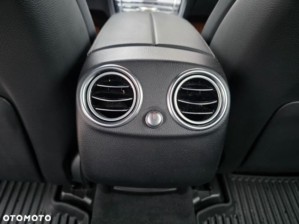 Mercedes-Benz GLC 250 4Matic 9G-TRONIC AMG Line - 26