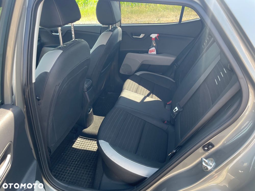 Kia Stonic 1.4 L - 9