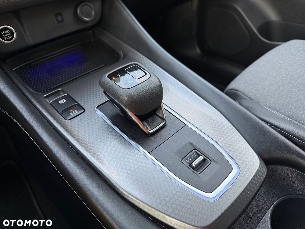 Nissan Qashqai 1.3 DIG-T N-Connecta DCT - 38