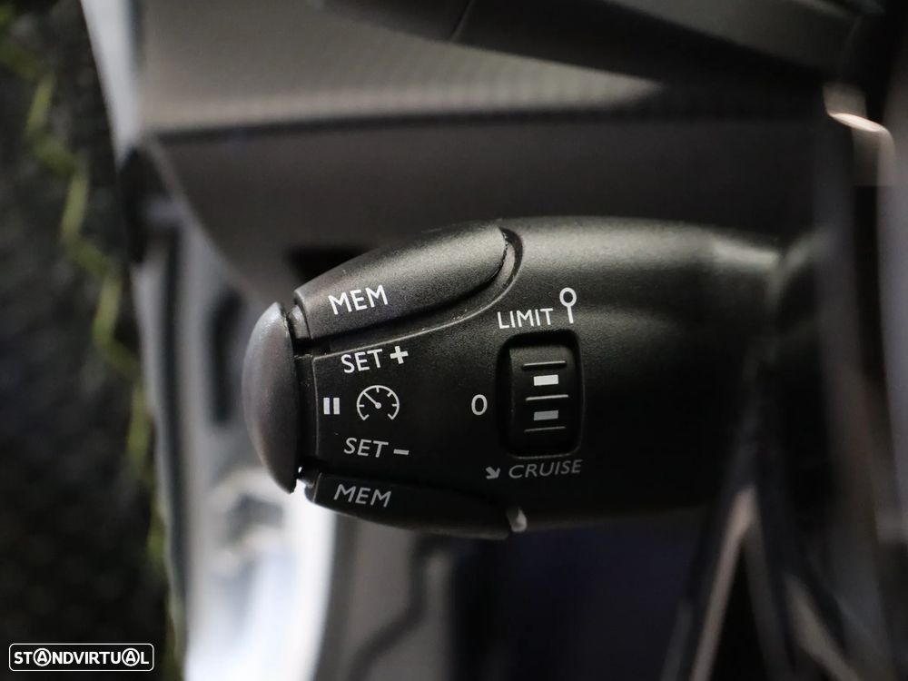 Peugeot 208 1.5 BlueHDi GT Pack - 26
