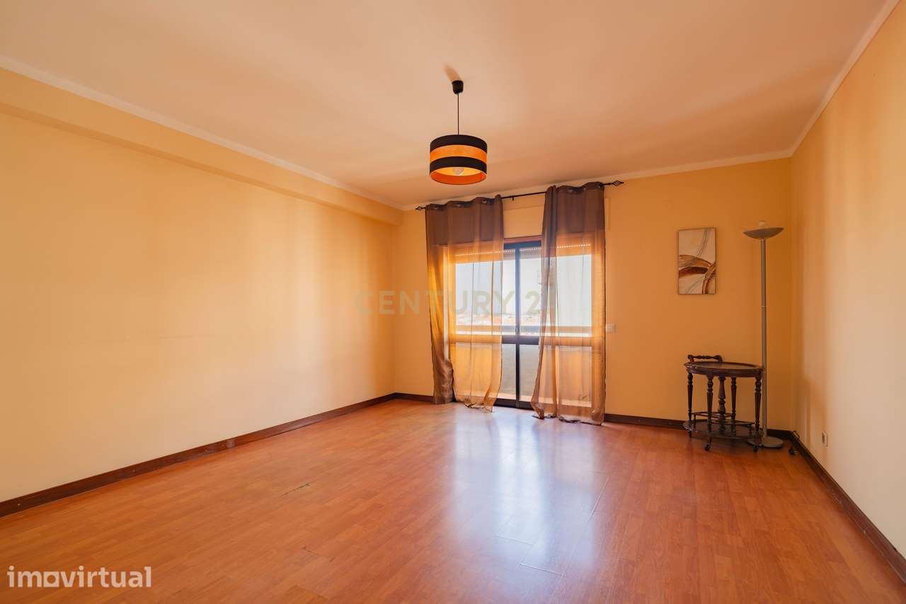 T3 com Vista Desafogada| Avenida do Vidreiro | Marinha Grande - Grande imagem: 4/25