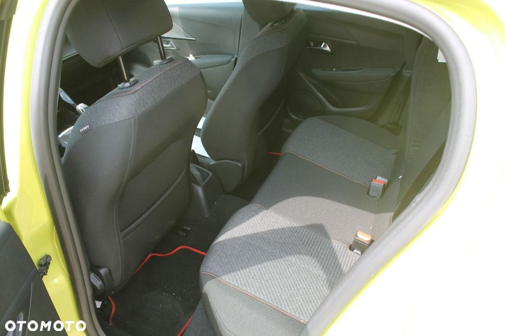 Peugeot 208 - 6