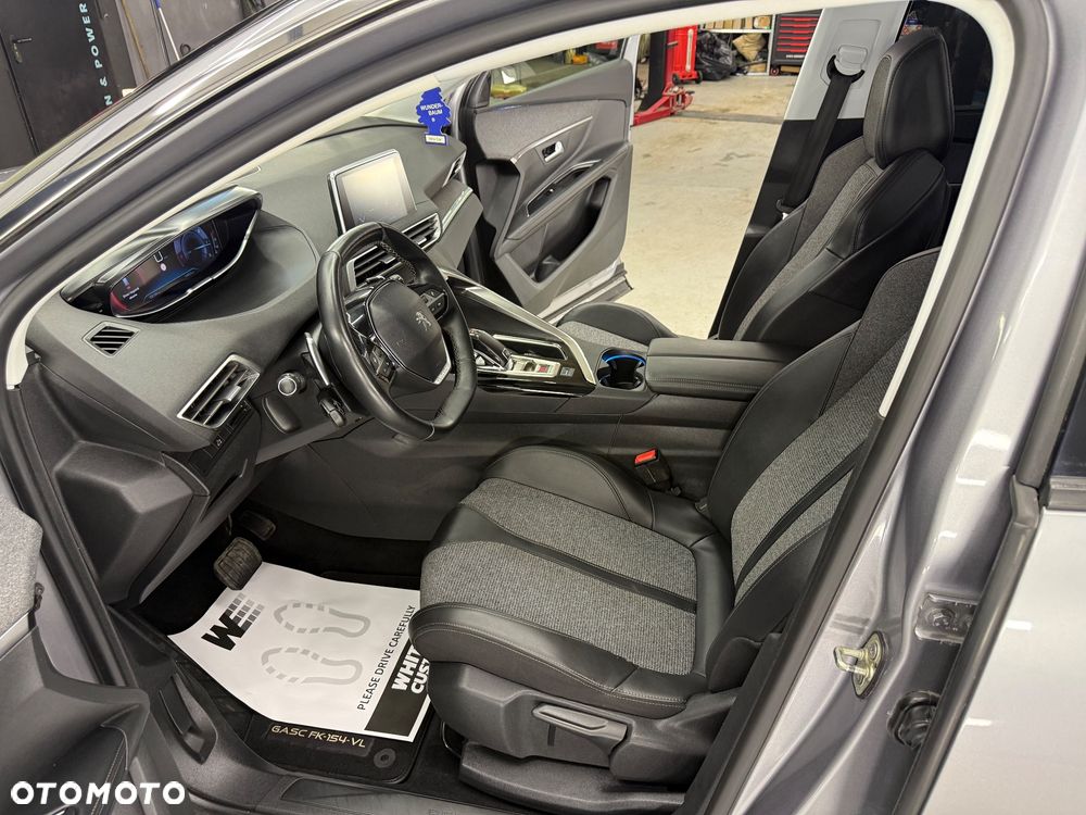 Peugeot 5008 BlueHDI 130 EAT8 Allure Business-Paket - 23