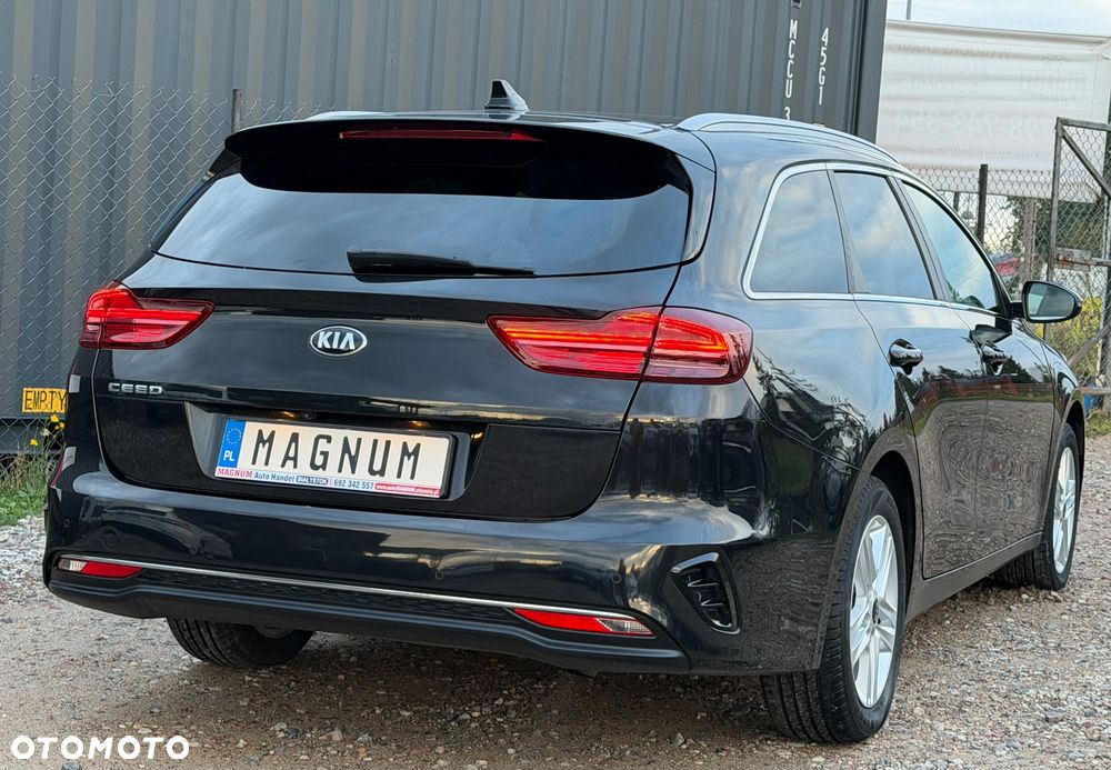 Kia Ceed 1.6 CRDi 136 ISG Dream-Team Edition - 30