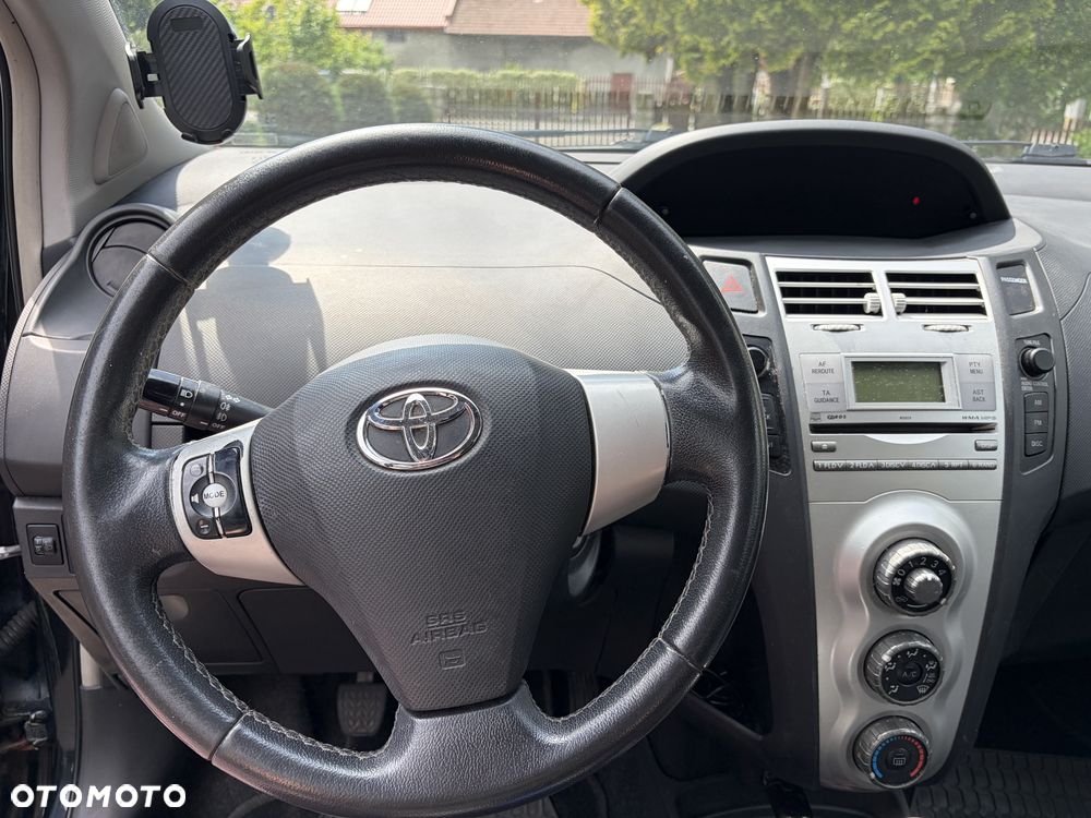 Toyota Yaris 1.0 Terra A/C - 11