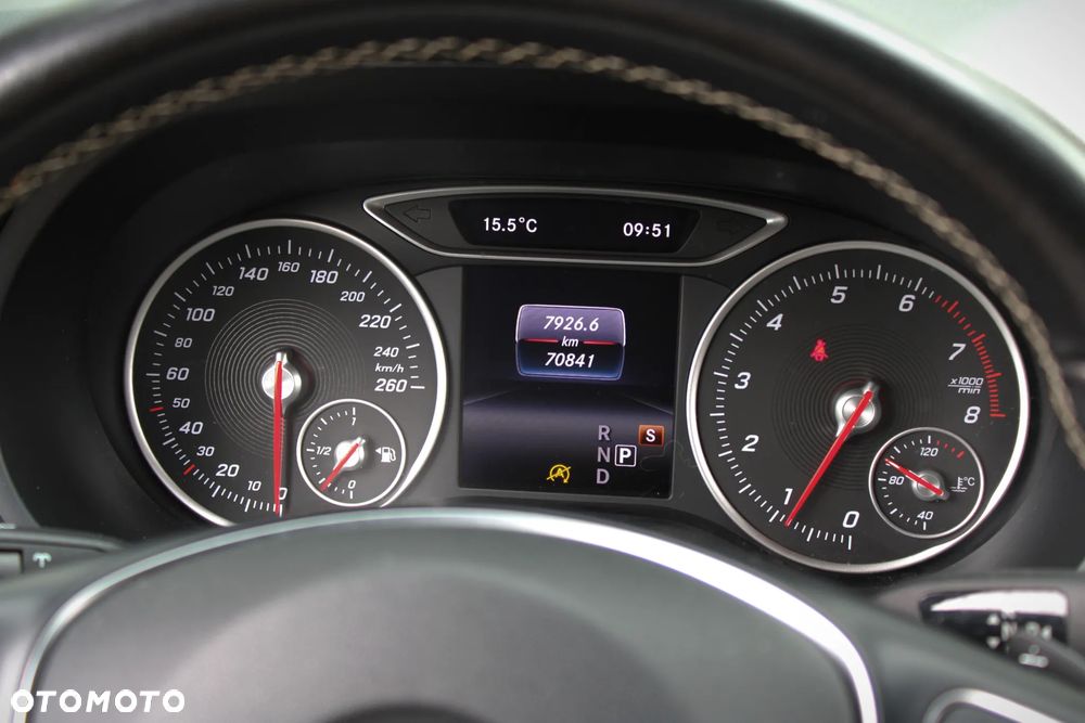 Mercedes-Benz Klasa B 220 4-Matic - 24