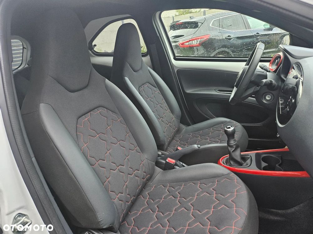 Toyota Aygo X Play - 14