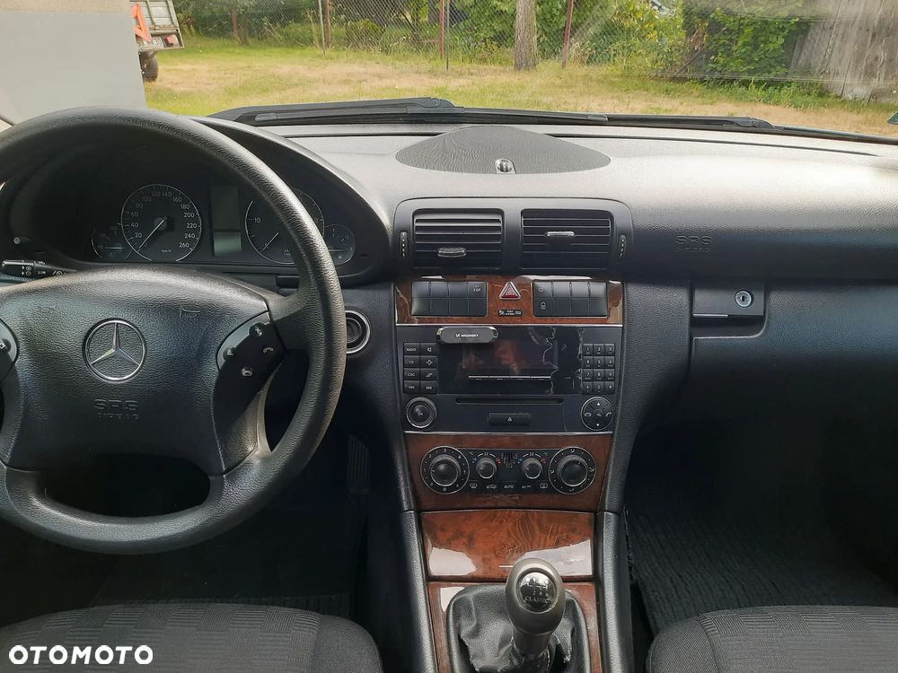 Mercedes-Benz Klasa C 200 CDI Classic - 16