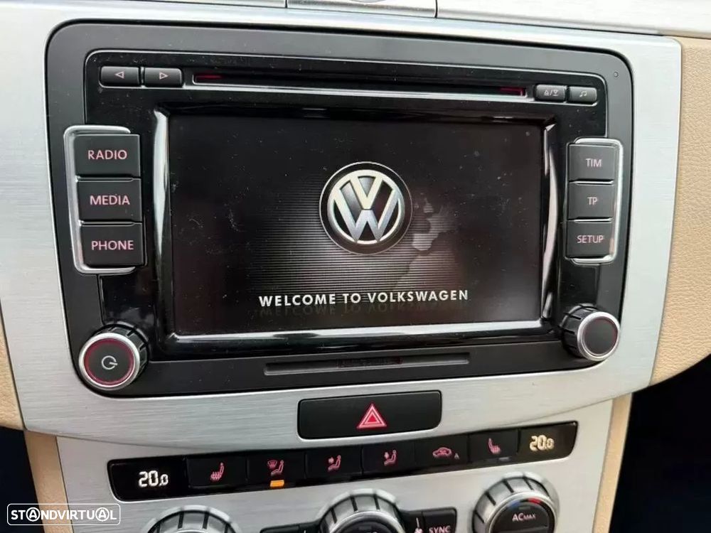 VW Passat CC 2.0 TDi BlueMotion DSG - 14