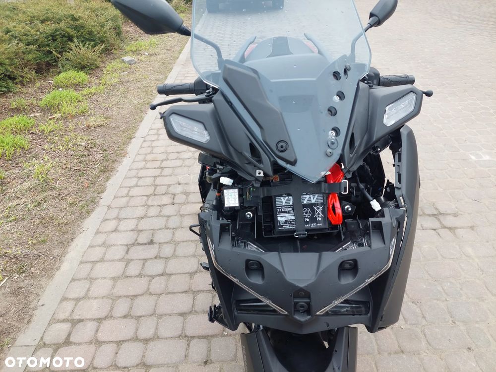 Yamaha X-max - 10