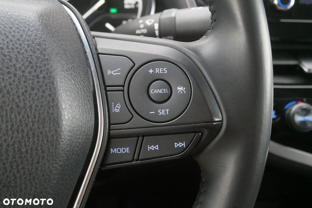 Toyota Camry 2.5 Hybrid Comfort CVT - 24