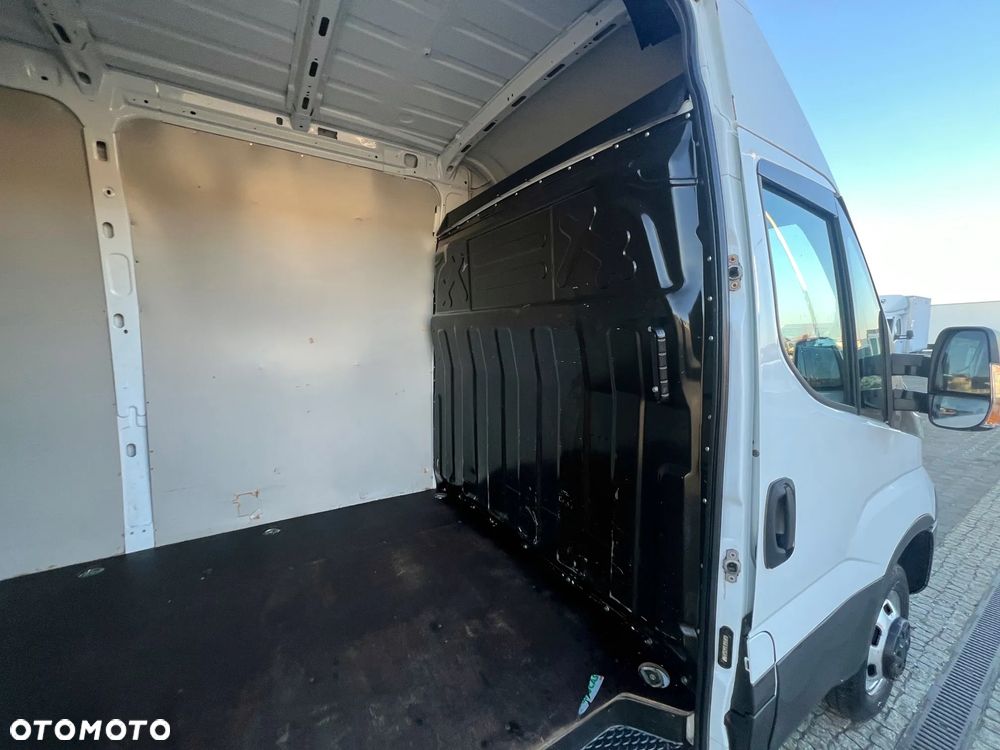 Iveco Daily 35C14 Furgon Blaszak Maxi Long Bliźniaki Salon PL, Jeden Właściciel - 19