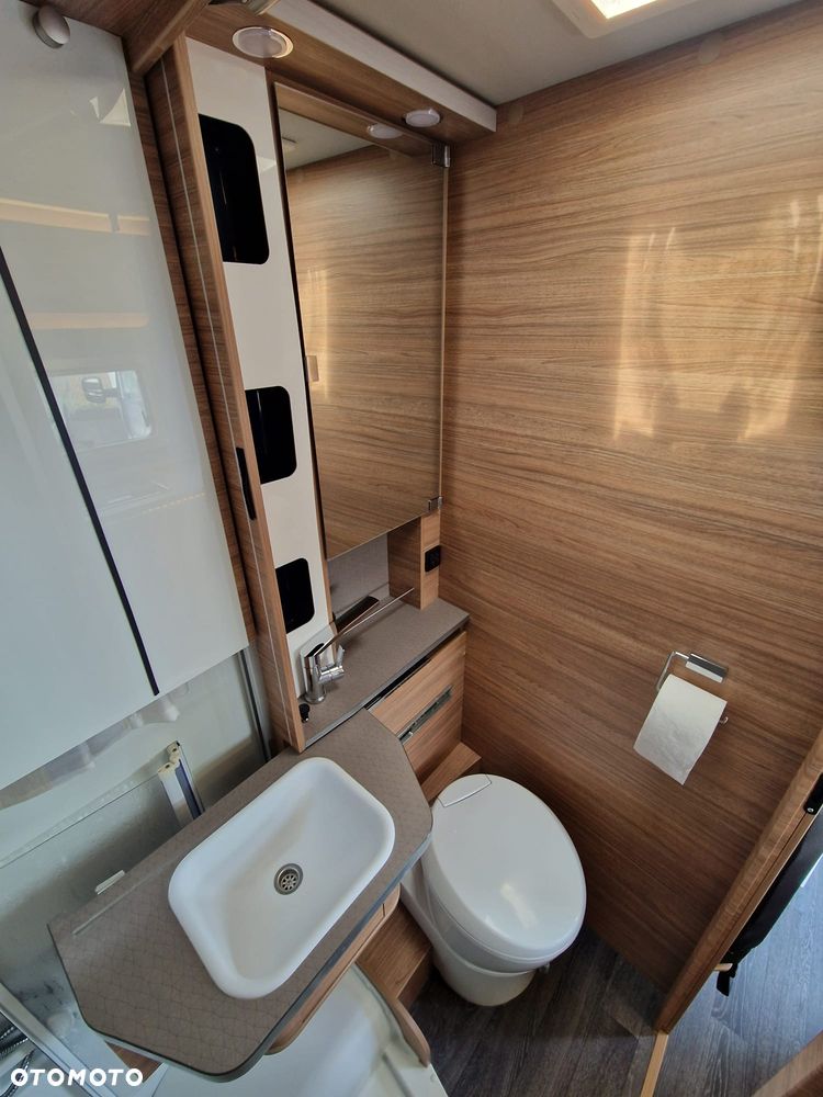 Weinsberg X-CURSION 500 MQ Automat LED Tempomat ACC 4 osoby 2 łóżka FV23% - 27