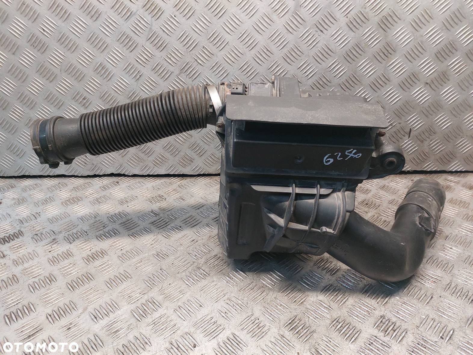 OBUDOWA FILTRA POWIETRZA RENAULT MEGANE III 1.5 DCI 8200947663 8200682558 - 1