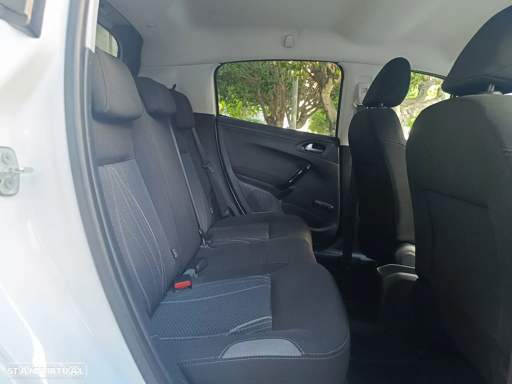 Peugeot 208 1.2 VTi SE Style - 26