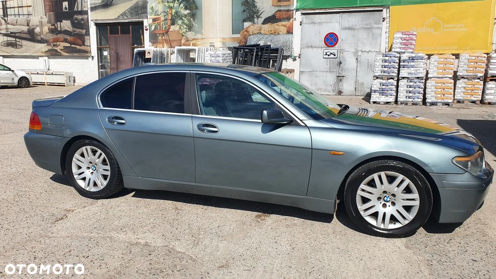 BMW Seria 7 735i - 13