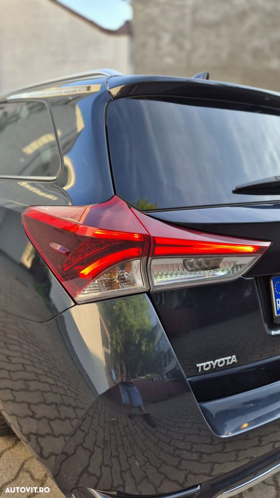 Toyota Auris 1.8 L VVT-i Sol+ - 6