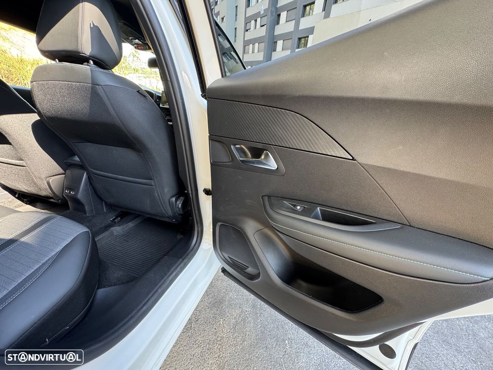 Peugeot 2008 1.2 PureTech Allure Pack - 12