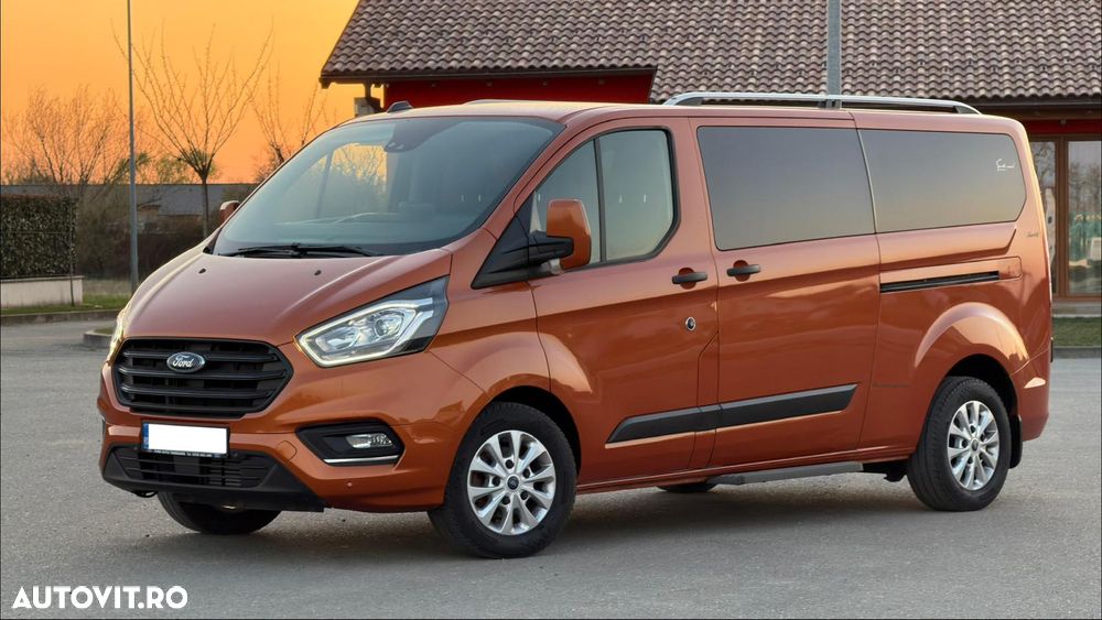 Ford Tourneo Custom - 1