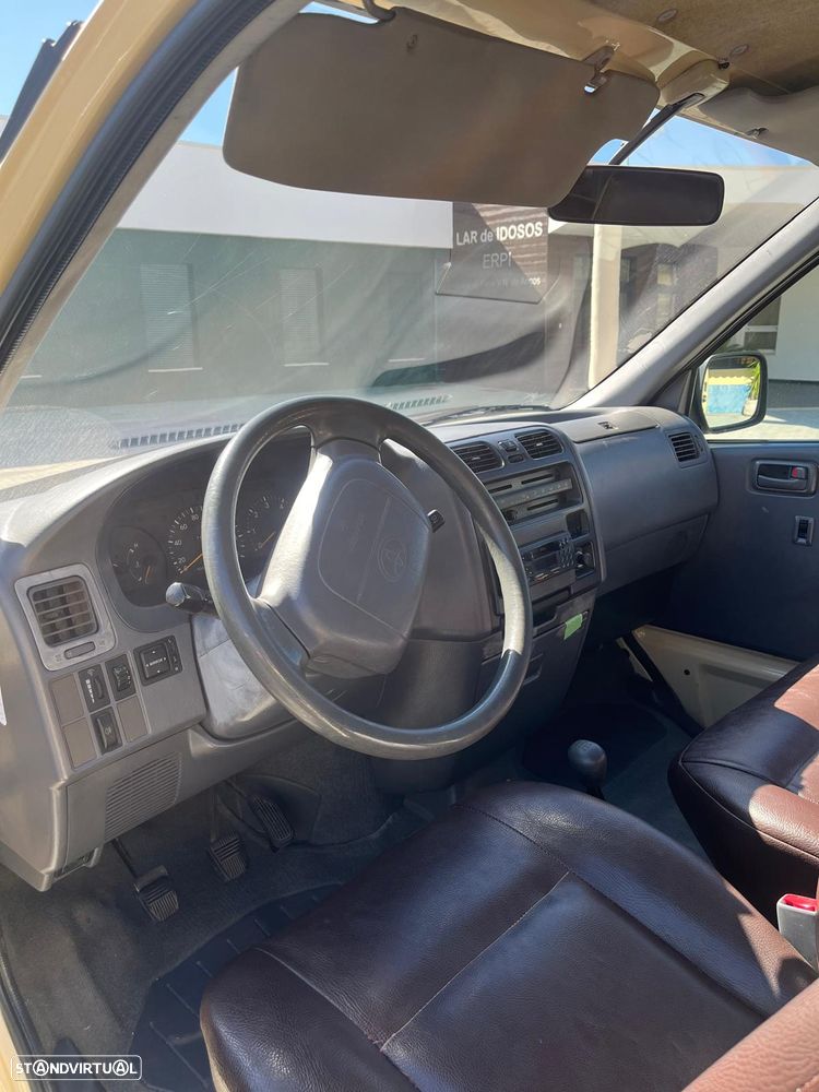 Toyota HiAce 2.4 D LXH12LG - 2