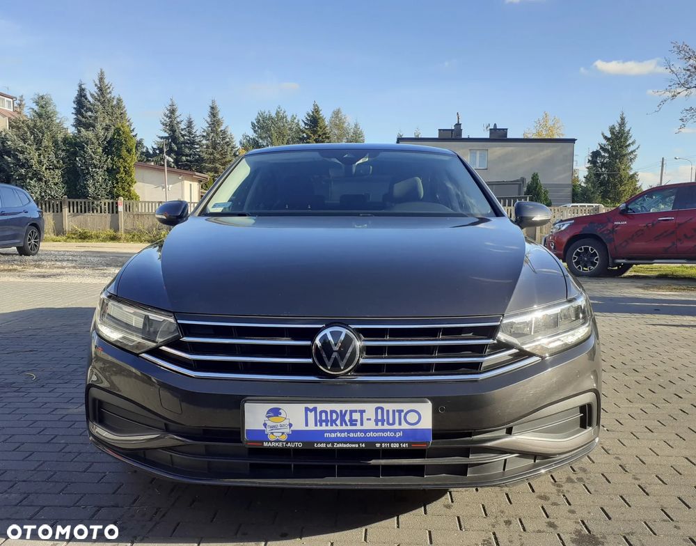 Volkswagen Passat - 8