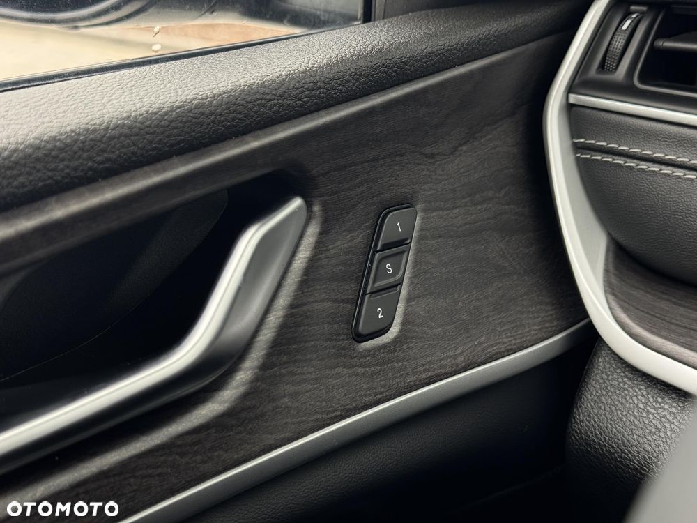 Jeep Grand Cherokee - 28