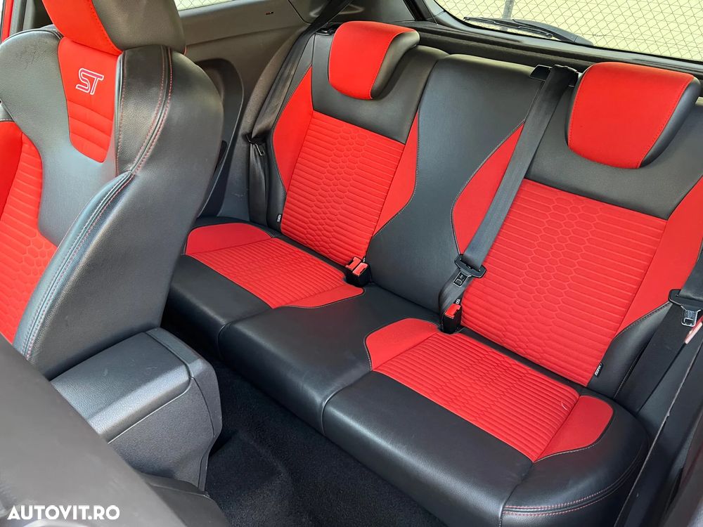 Ford Fiesta 1.6 EcoBoost ST - 8