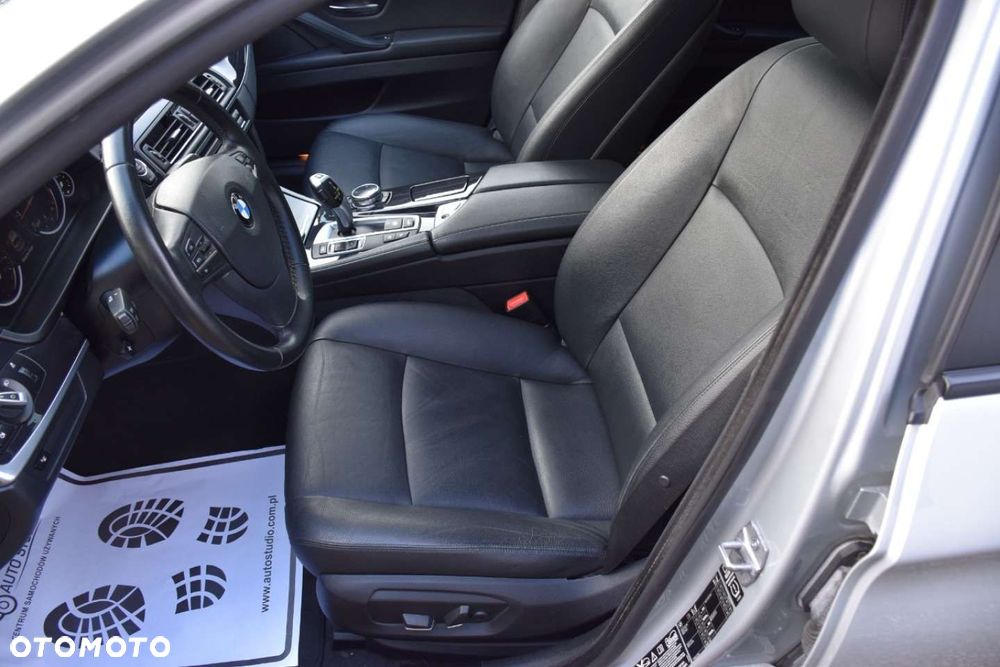 BMW Seria 5 520d xDrive - 13