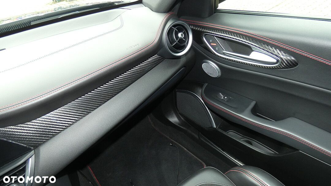 Alfa Romeo Giulia 2.9 Bi Turbo V6 Quadrifoglio - 21
