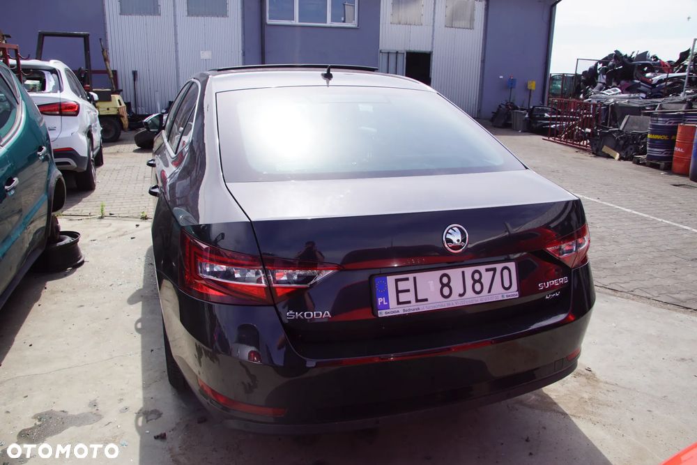 Auto na części - Skoda Superb III 2.0 TDI 190 KM DFHA TCX LF9R 2018R Silnik Skrzynia Drzwi Błotnik Zderzak Klapa Lampa Lusterko Klamka Szyba Deska Kokpit Sterownik Moduł Czujnik Licznik Wyświetlacz Panel Kierownica - 6