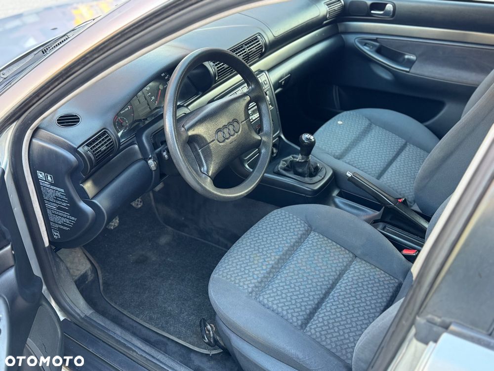 Audi A4 Limousine - 9