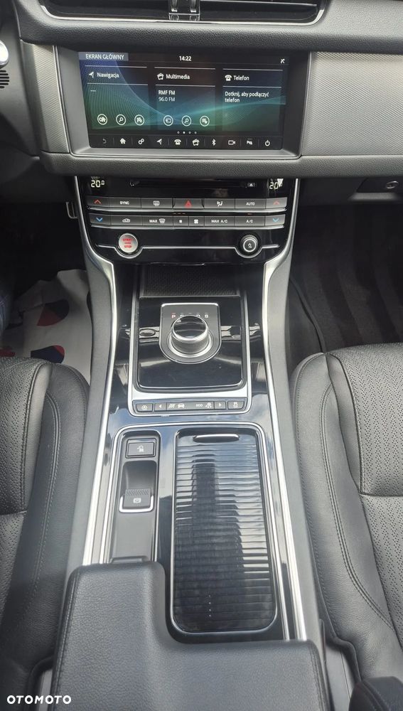 Jaguar XF 20d Prestige - 19