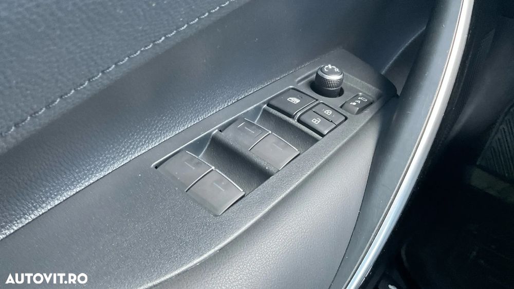 Toyota Corolla 1.8 HSD Exclusive interior Negru - 17