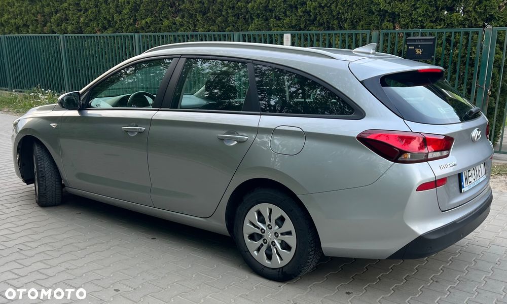 Hyundai i30 1.6 D Classic + - 9
