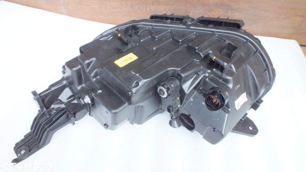 Lampa przednia prawa SsangYong Tivoli  ZGM92-101220 - 6