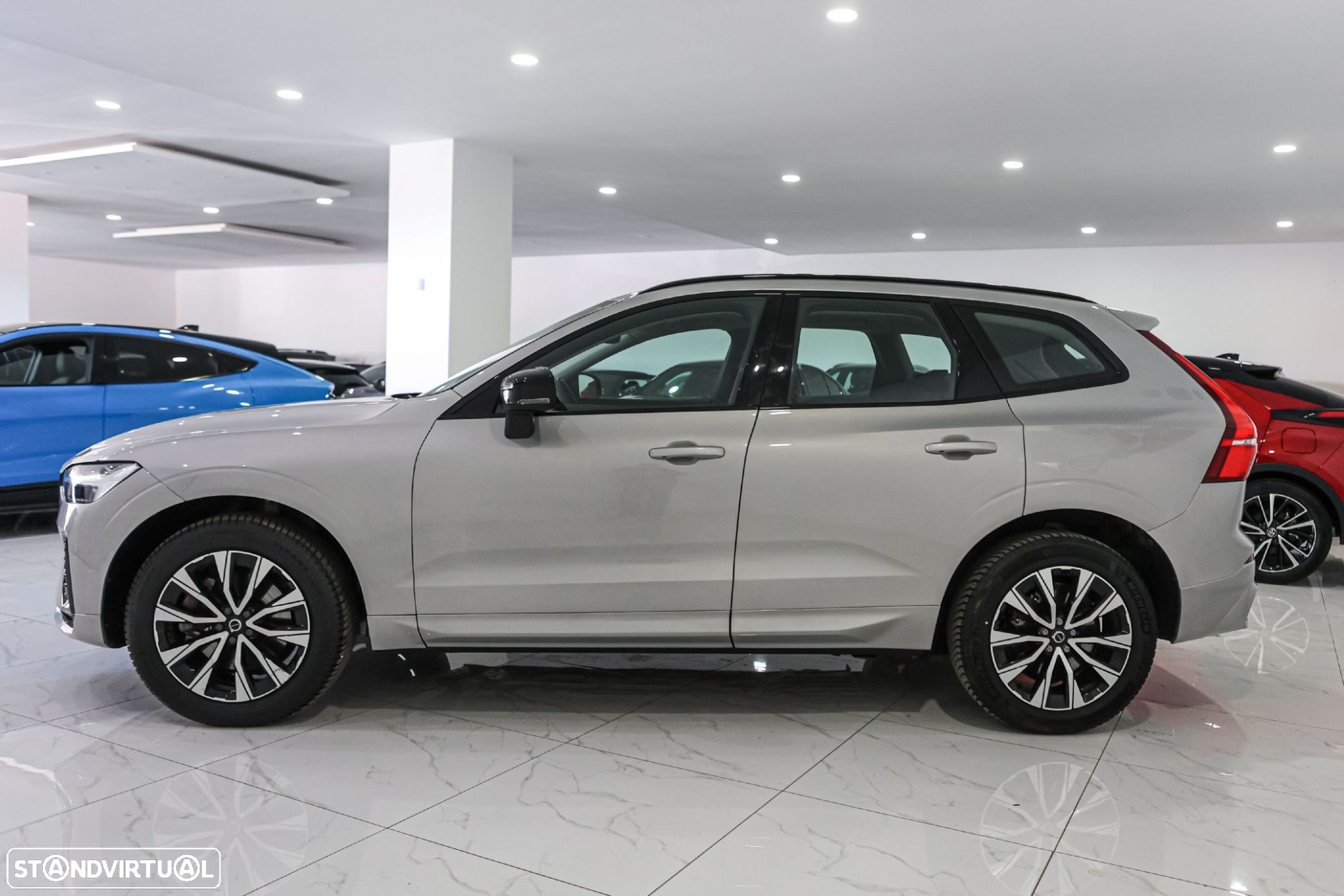 Volvo XC 60 2.0 B4 Plus Dark - 3