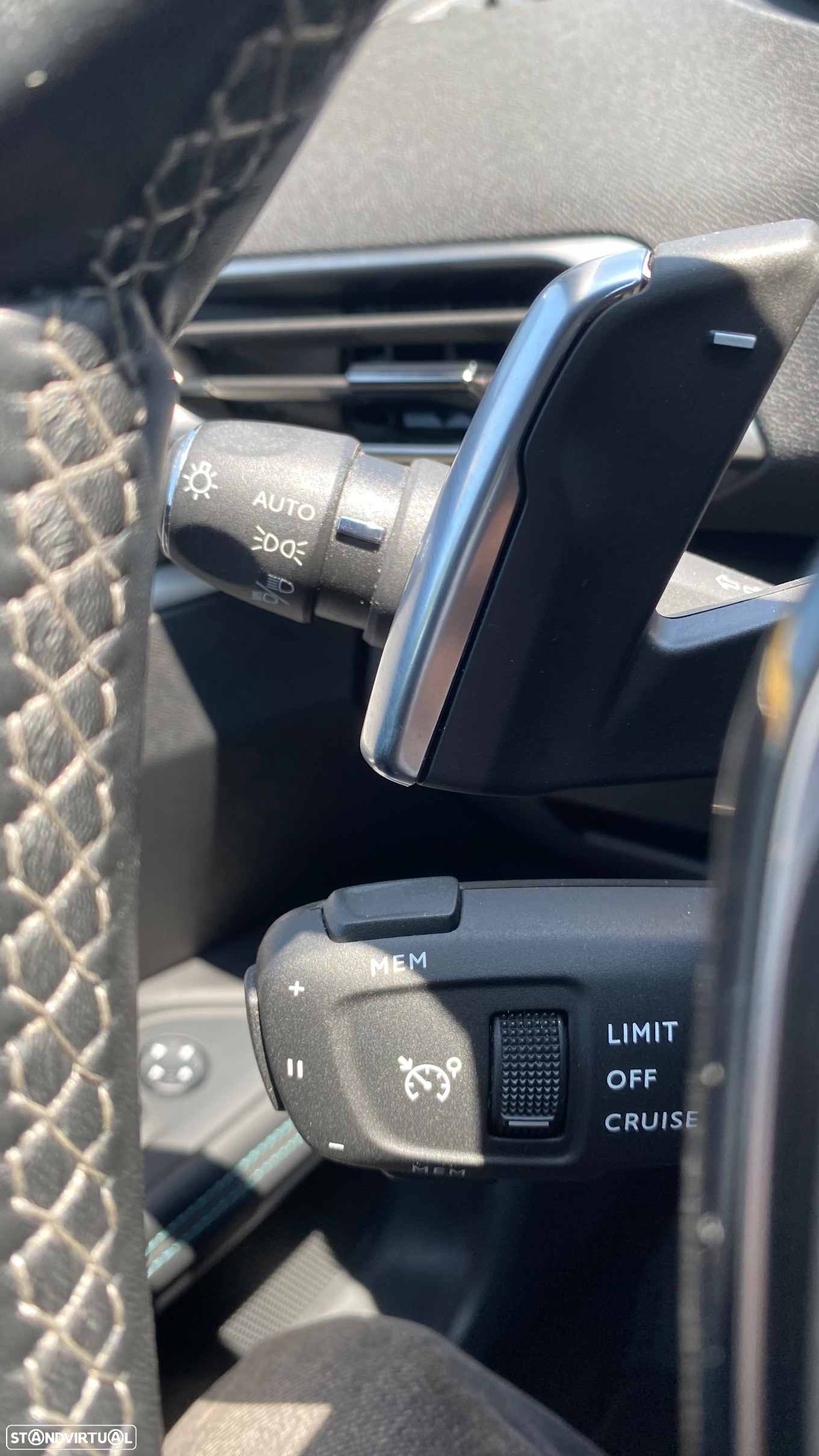 Peugeot 3008 1.6 Hybrid Allure e-EAT8 - 30
