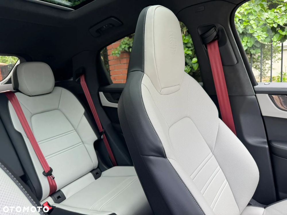 Porsche Cayenne Coupe GTS - 9