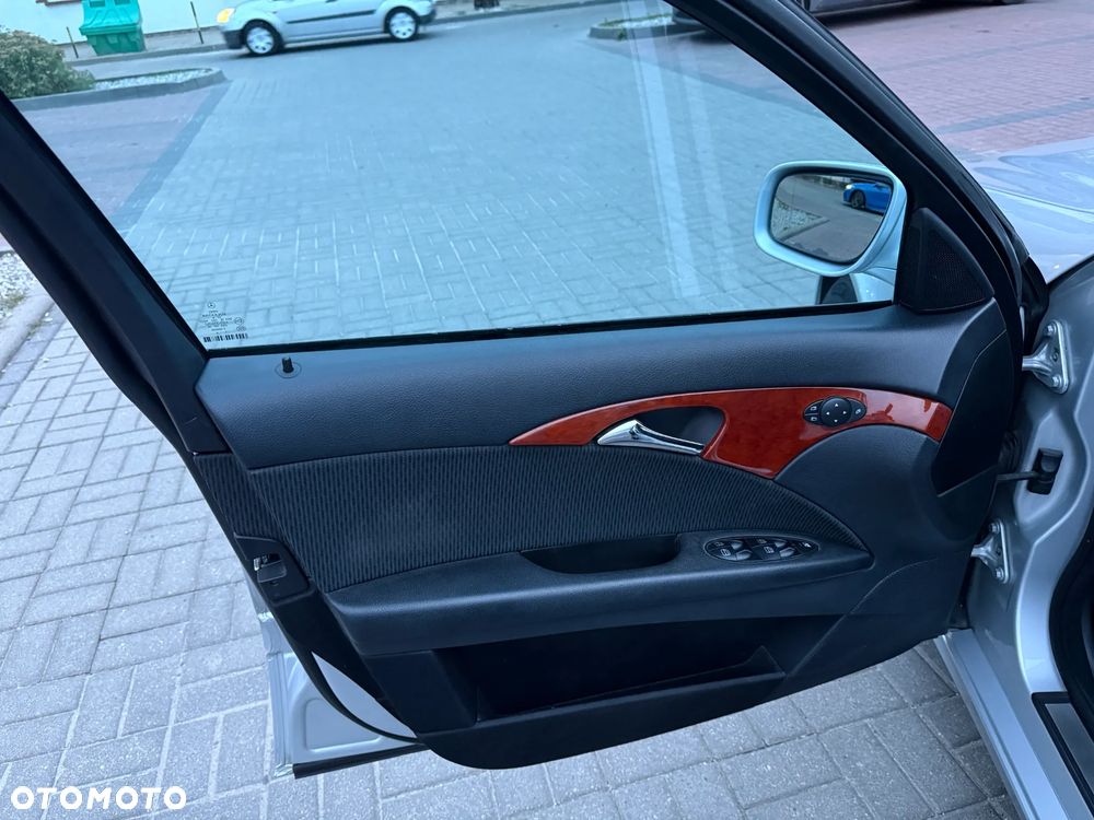 Mercedes-Benz Klasa E 200 Kompressor Classic - 10