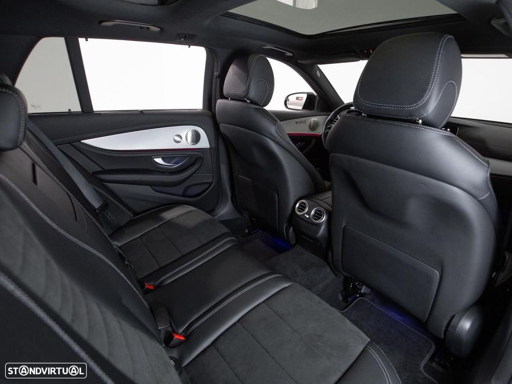 Mercedes-Benz E 300 de 4Matic T 9G-TRONIC AMG Line - 11