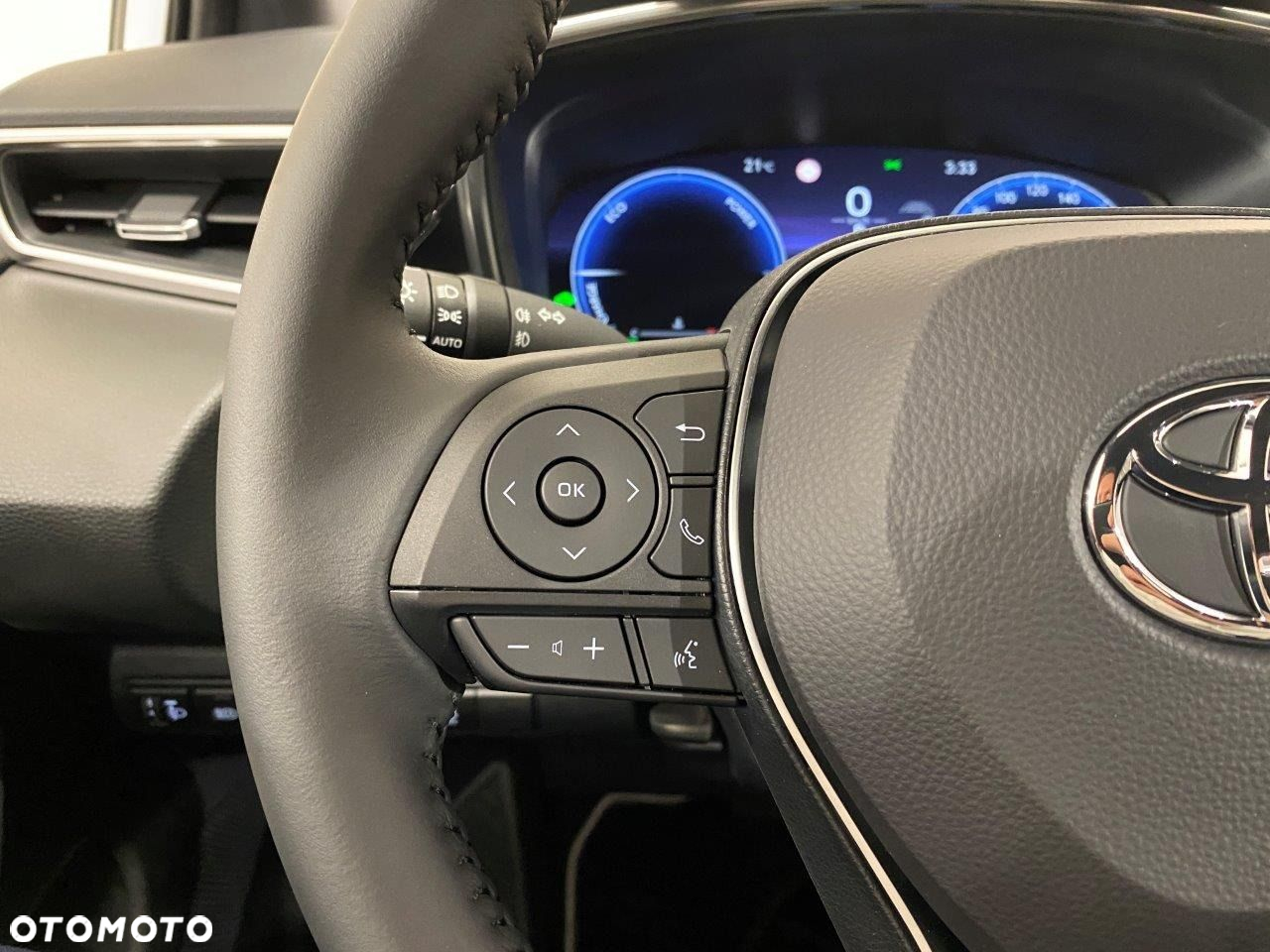 Toyota Corolla 1.8 Hybrid Comfort - 12