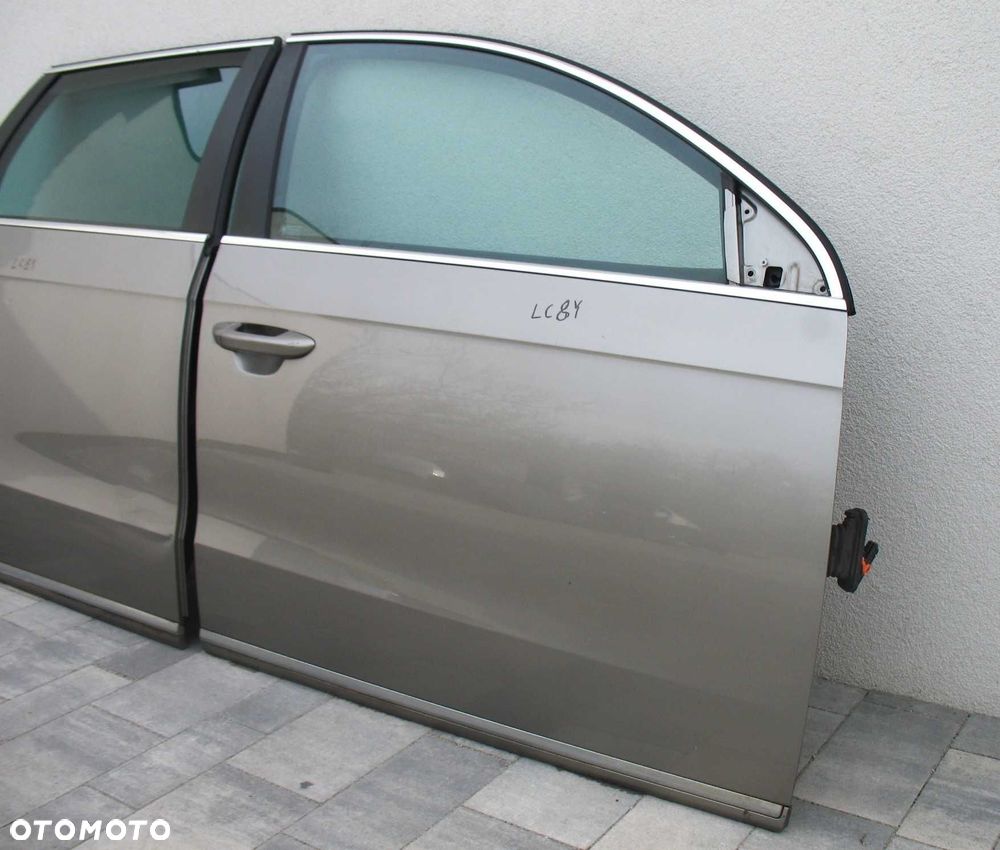 VW Passat B7 10-14r Drzwi prawe przód kompletne lakier LC8Y - 4