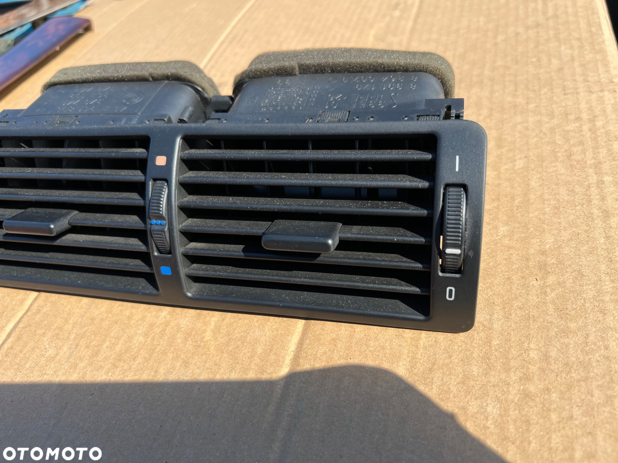 Kratka nawiewu środkowa czarna Bmw e39 - 2