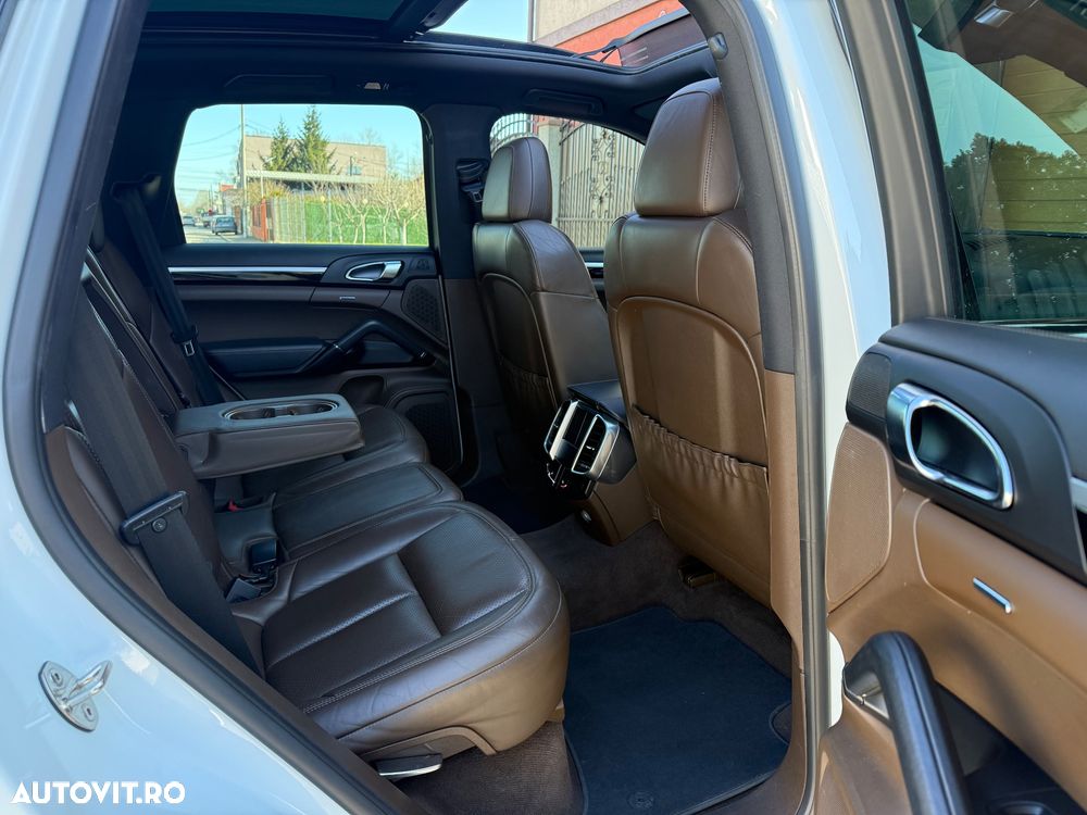 Porsche Cayenne - 16