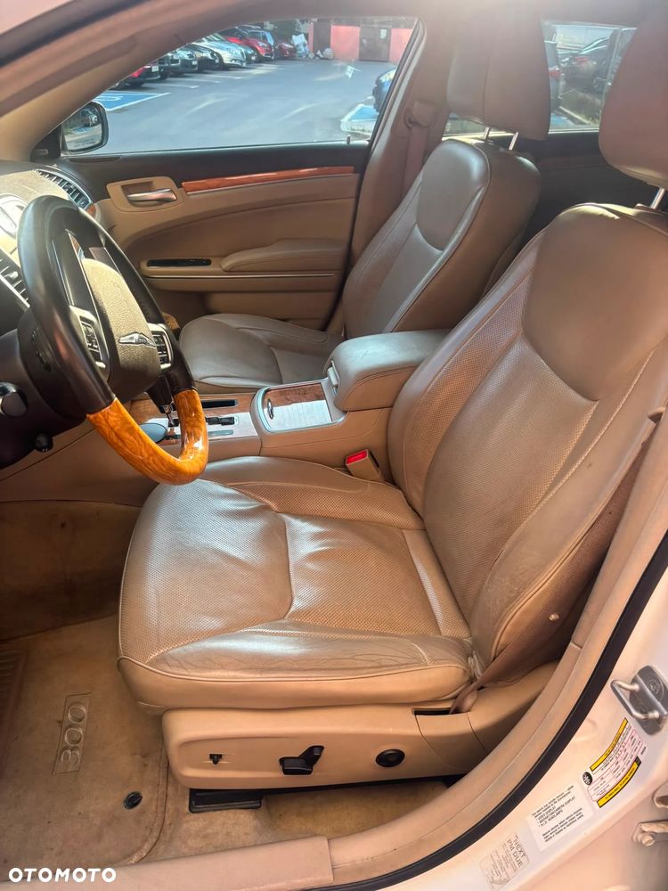 Chrysler 300C - 5