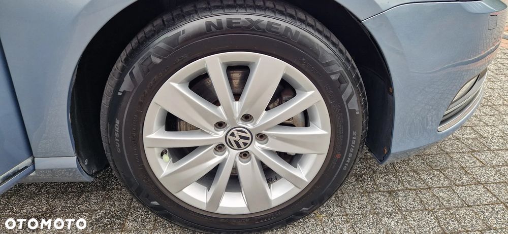 Volkswagen Passat 2.0 TDI Highline - 14